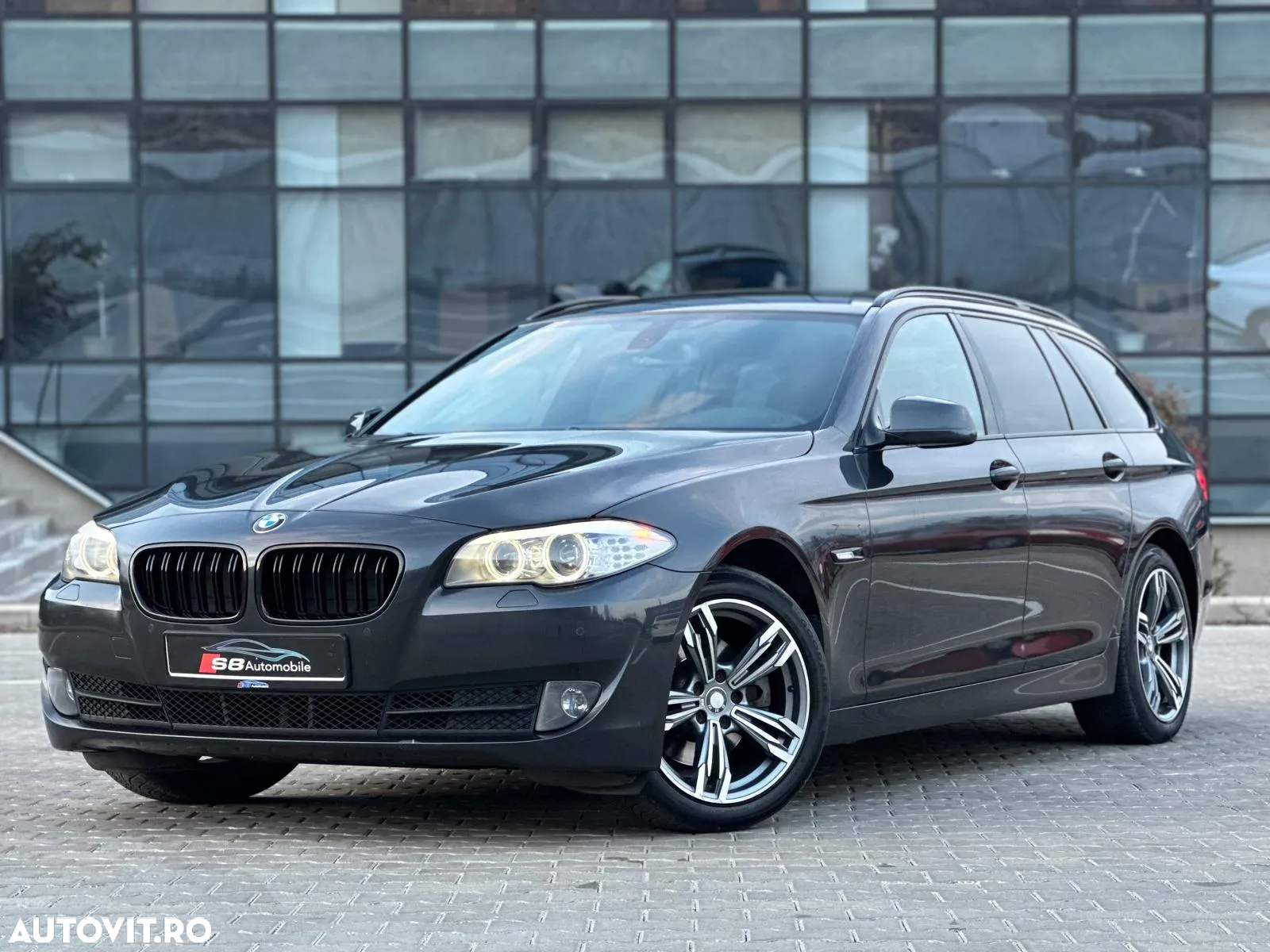 BMW Seria 5 520d Touring Aut. Luxury Line - 7