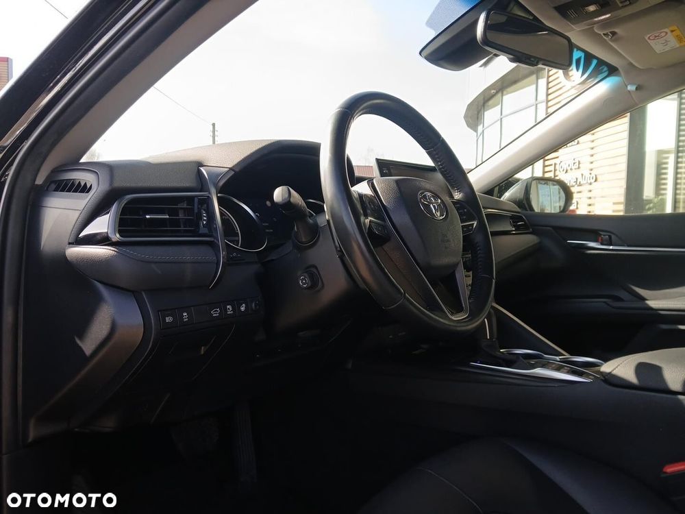Toyota Camry 2.5 Hybrid Executive CVT - 18