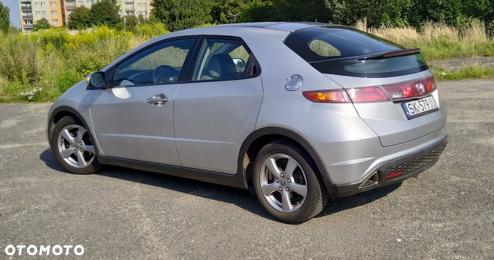 Honda Civic 1.8 Executive - 17