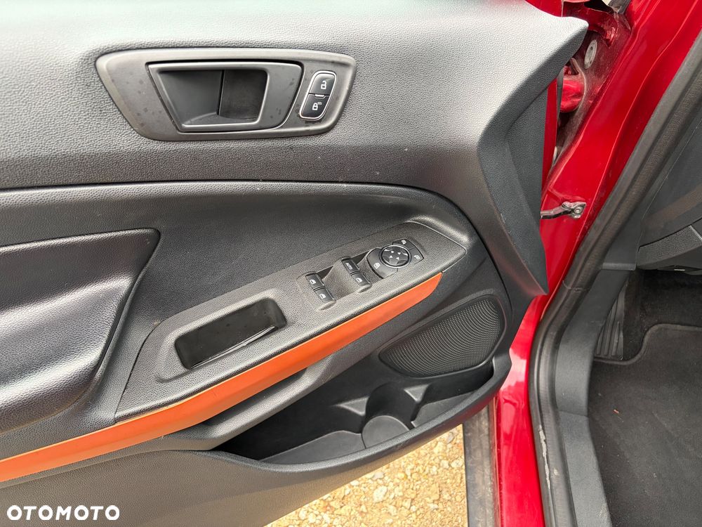 Ford EcoSport - 12