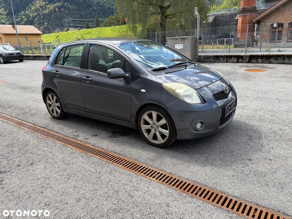 Toyota Yaris - 1