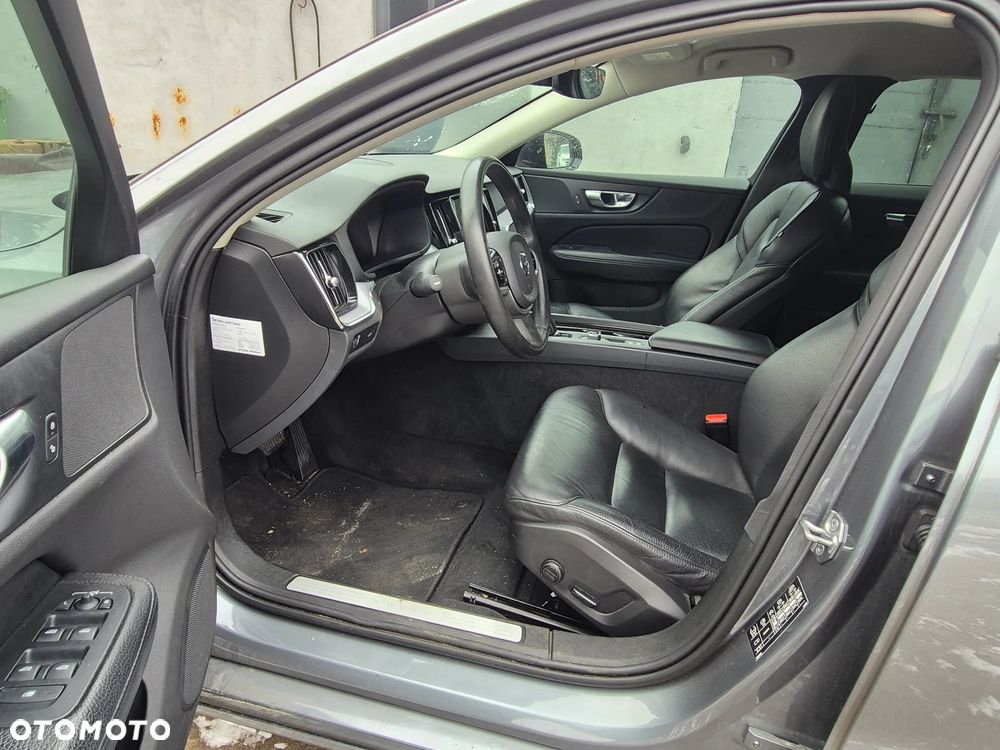 Volvo V60 B3 B Momentum Pro - 17