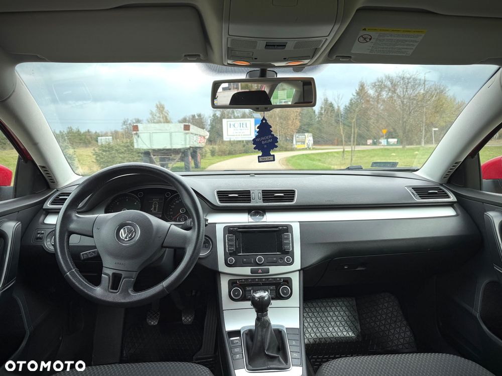 Volkswagen Passat 1.6 TDI DPF BlueMot Trendline - 6