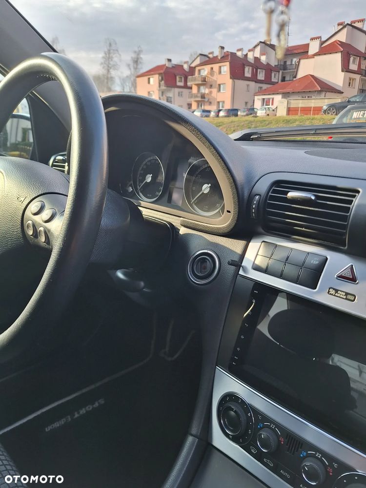 Mercedes-Benz Klasa C 180 Kompressor Sport Edition - 17