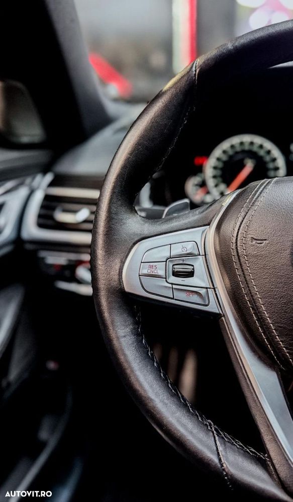 BMW Seria 7 740Li - 25