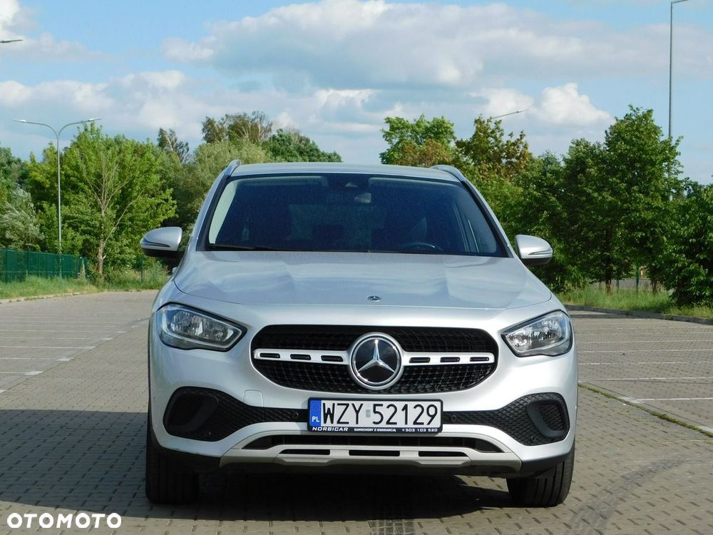 Mercedes-Benz GLA - 2