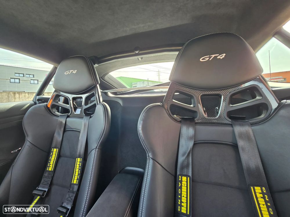 Porsche 718 Cayman GT4 - 10
