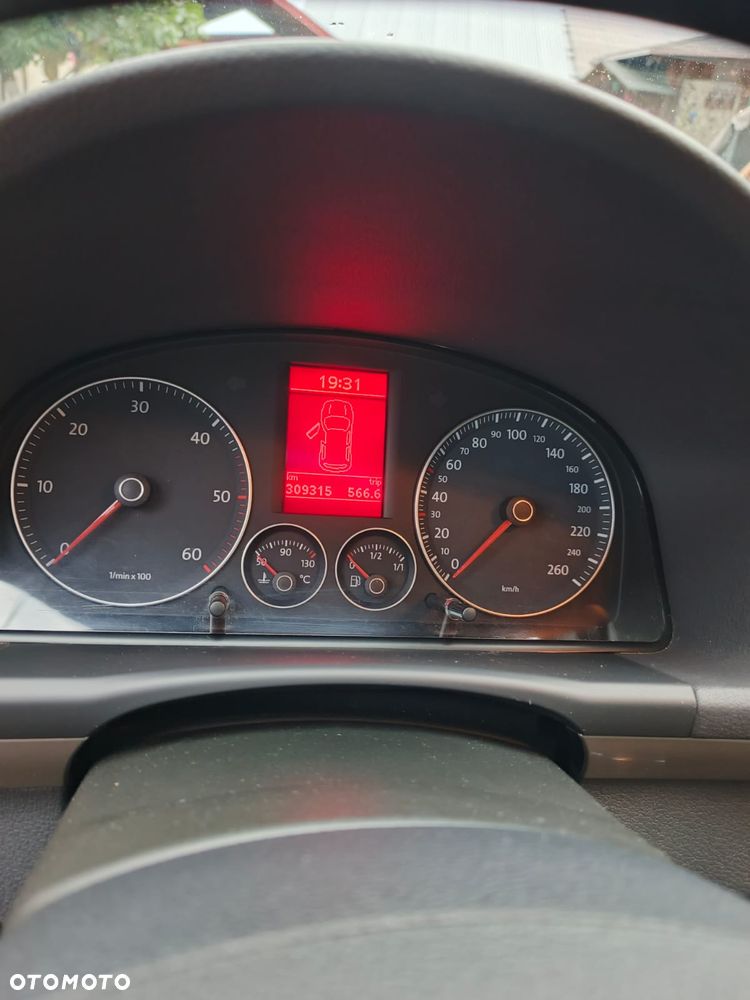Volkswagen Touran 2.0 TDI DPF Cross DSG - 7