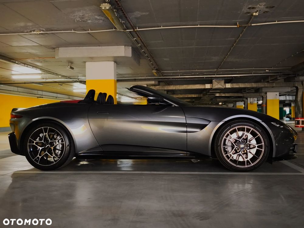 Aston Martin Vantage - 15