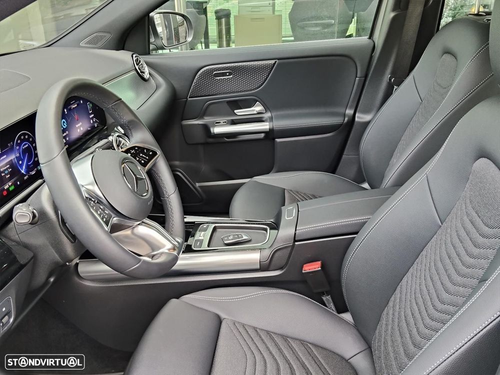 Mercedes-Benz EQA - 11