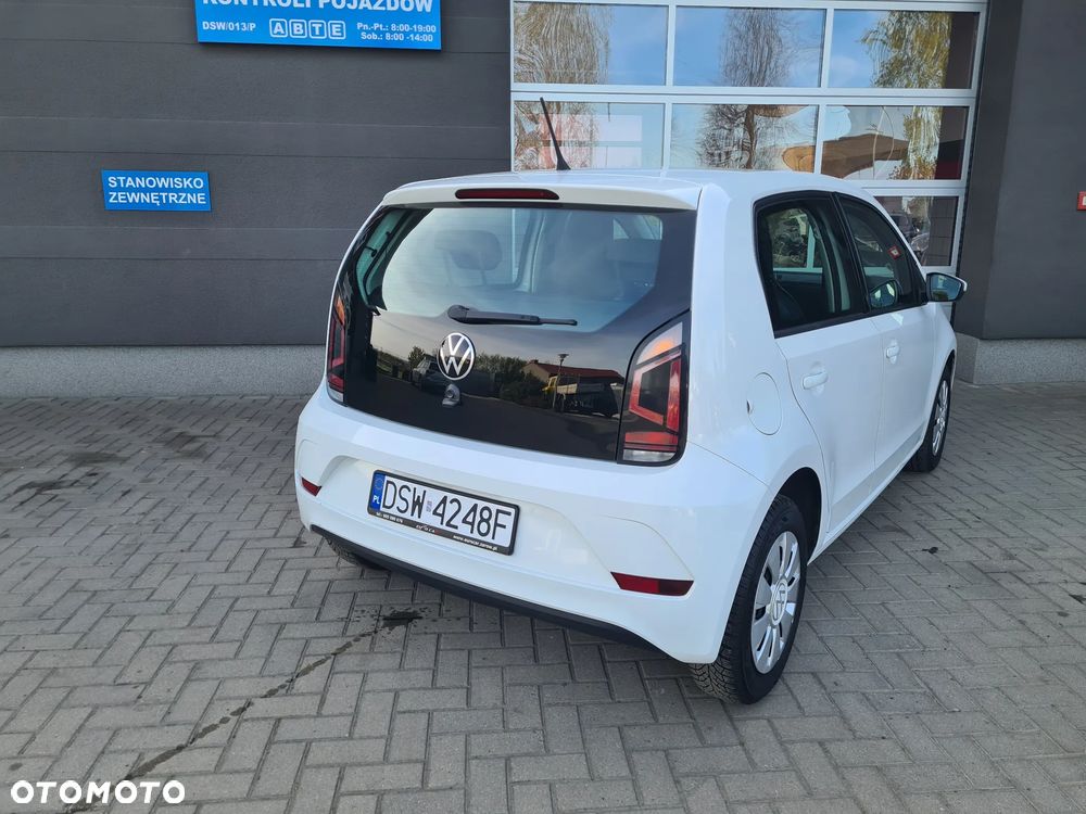 Volkswagen up! United - 13