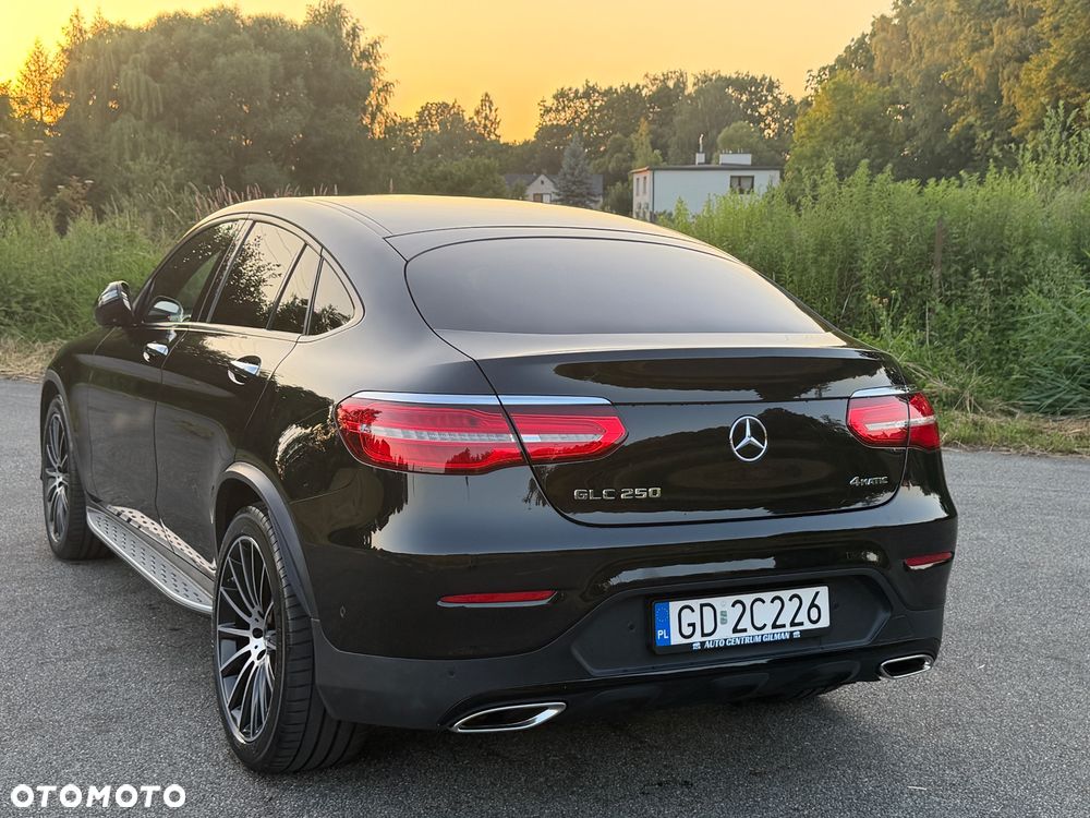 Mercedes-Benz GLC 250 4Matic 9G-TRONIC AMG Line - 18