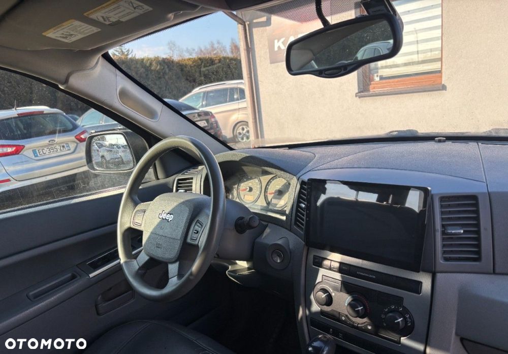Jeep Grand Cherokee - 11