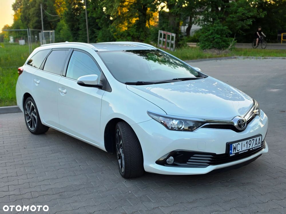 Toyota Auris 1.6 D-4D Premium - 2