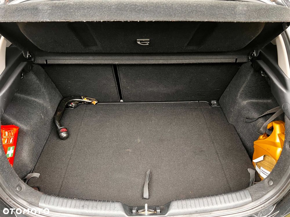 Kia Ceed - 8