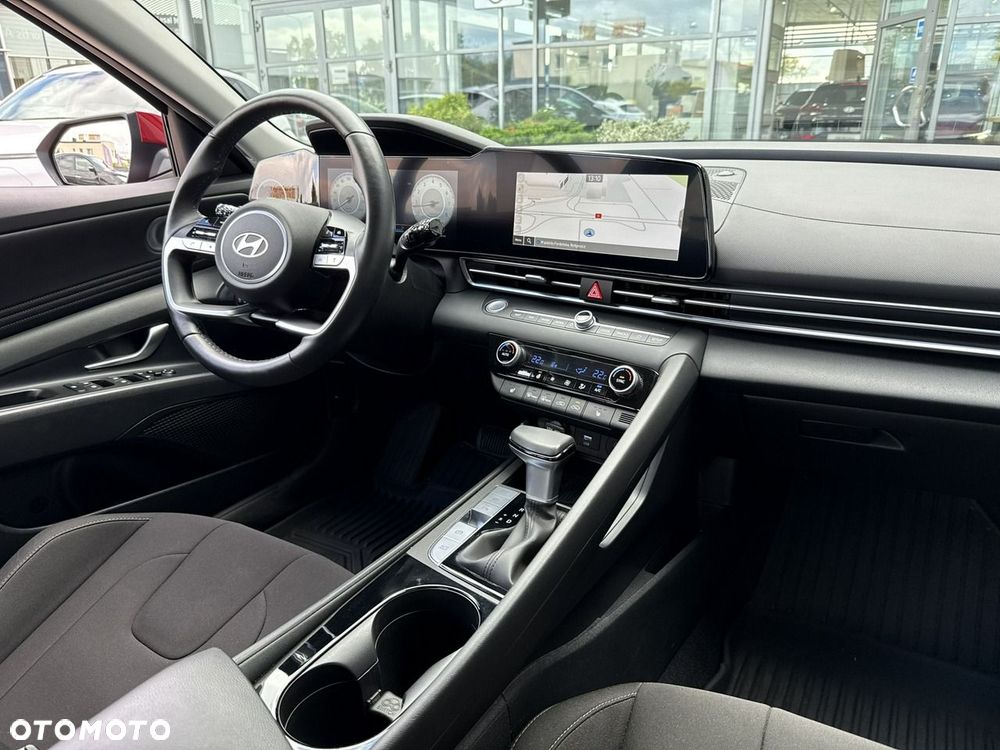 Hyundai Elantra 1.6 Executive CVT - 13