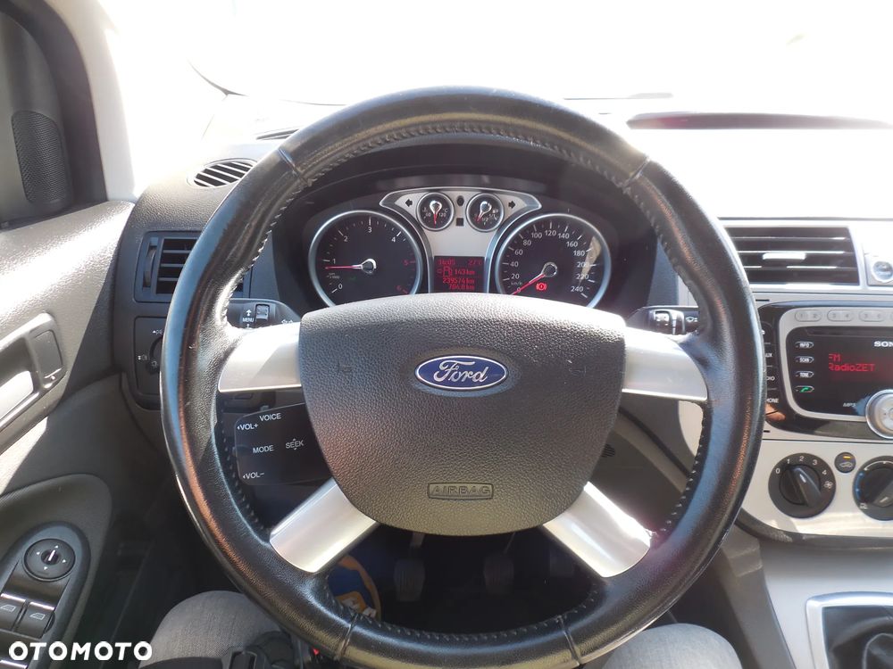 Ford Kuga - 19