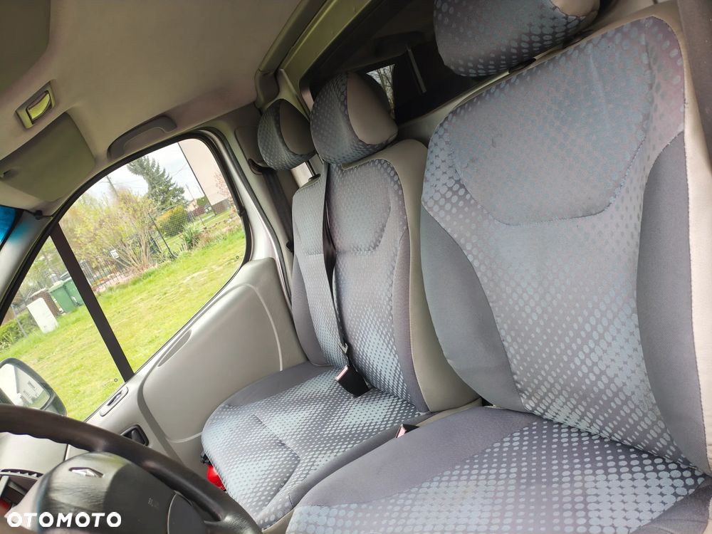 Renault Trafic - 21