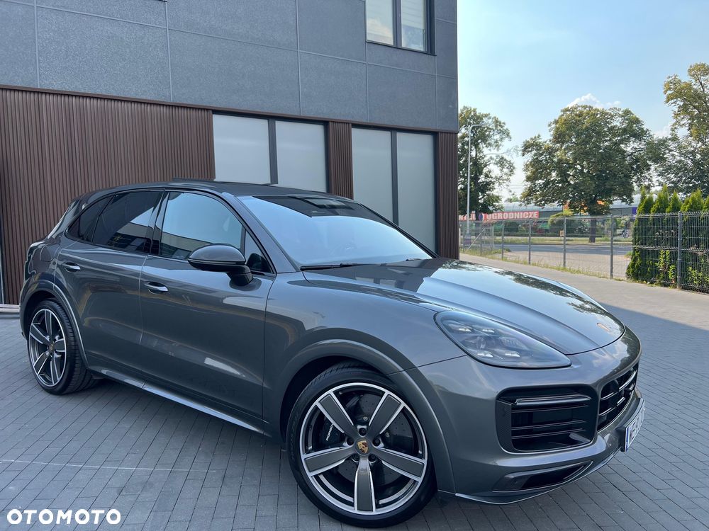 Porsche Cayenne - 1