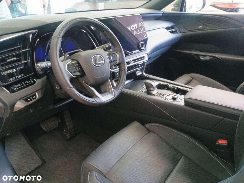 Lexus RX 450h+ Omotenashi - 7