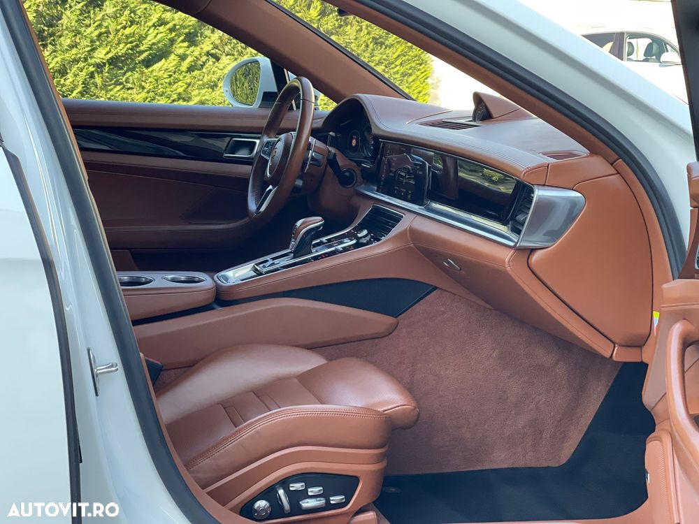 Porsche Panamera 4S Executive - 18