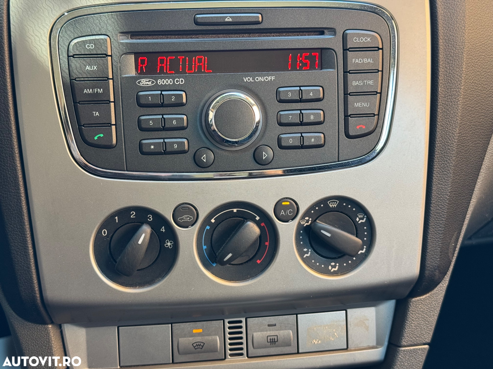 Ford Focus Turnier 1.6 Ti-VCT Ambiente - 5