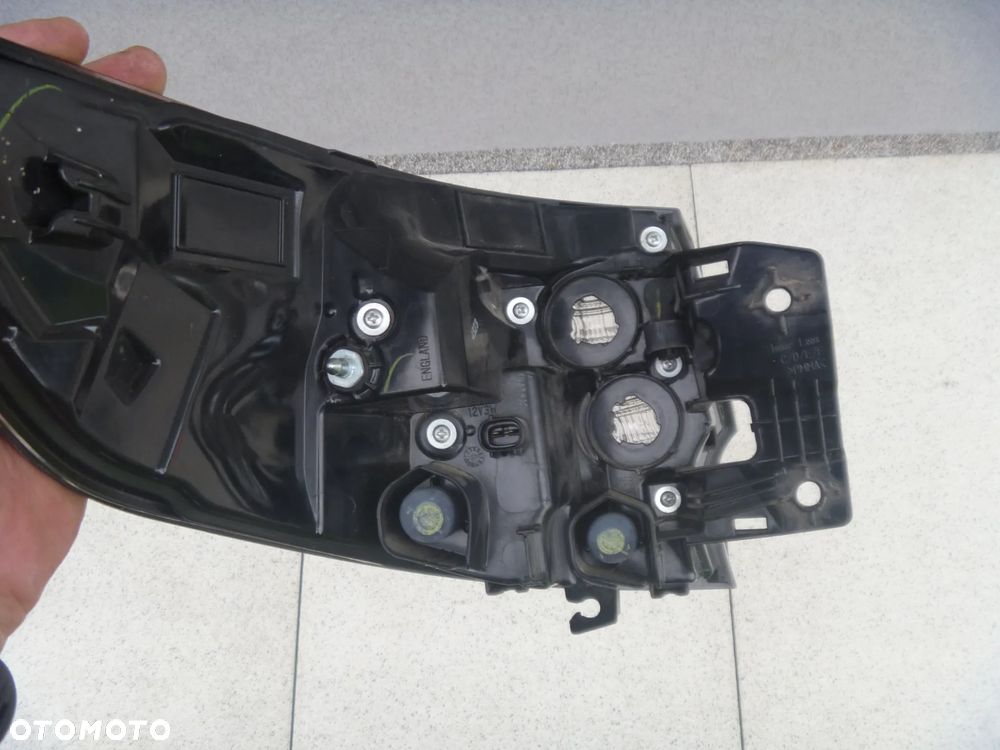 TOYOTA COROLLA E21 KOMBI LAMPA TYLNA PRAWA ŁADNA V352/010R  ORYGINAŁ - 3
