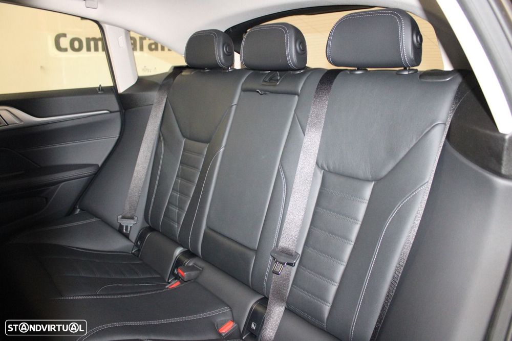 BMW i4 eDrive40 - 46