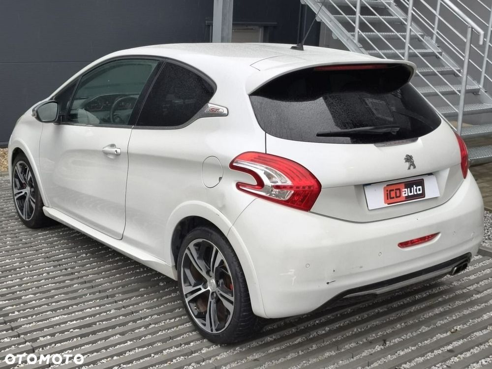 Peugeot 208 - 4