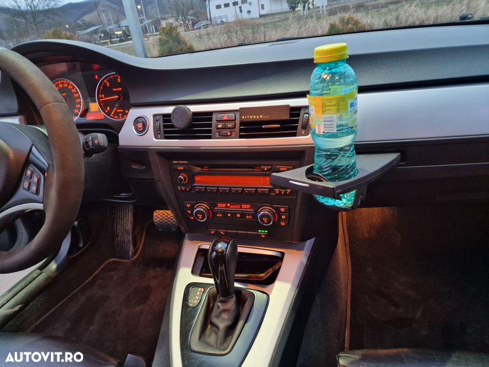 BMW Seria 3 320d Aut. - 8