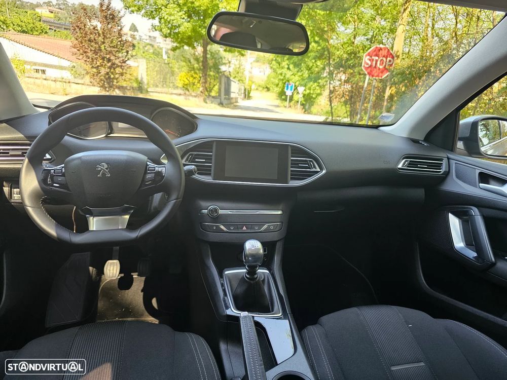 Peugeot 308 SW - 15