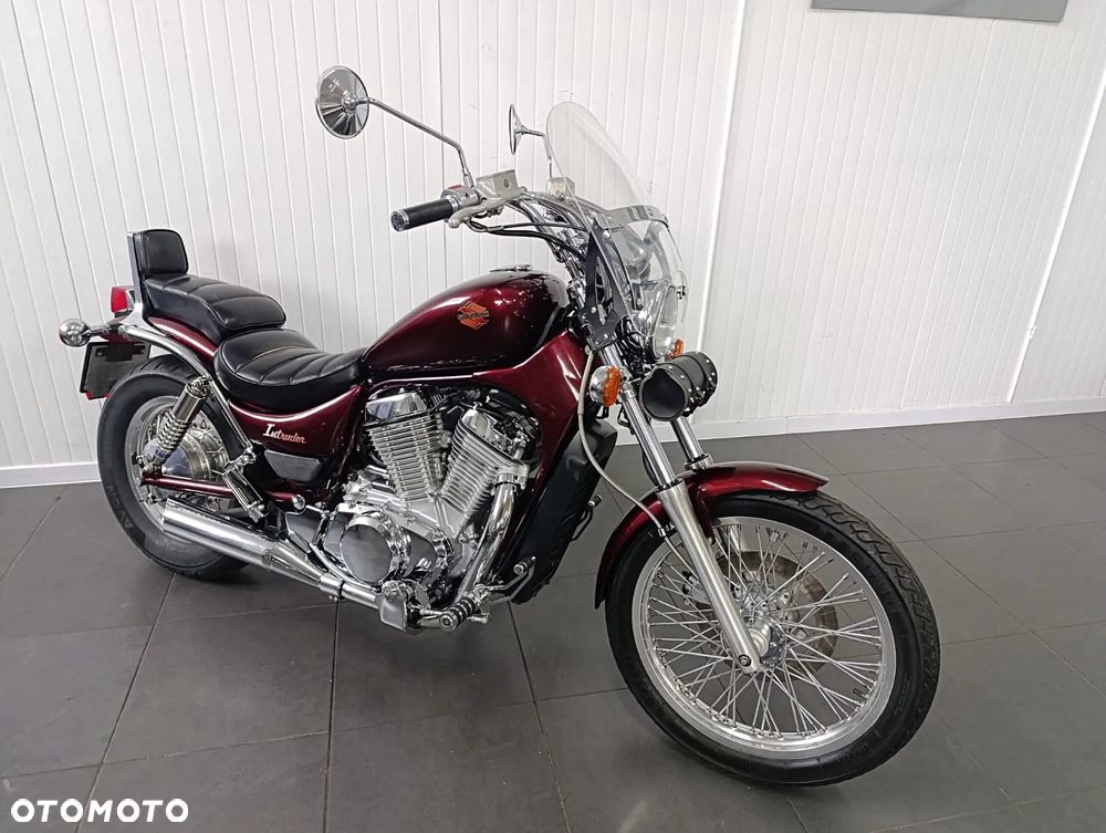 Suzuki Intruder - 1