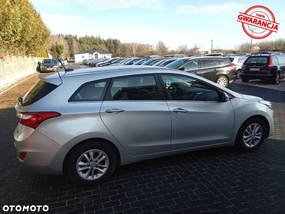 Hyundai i30 blue Kombi 1.6 CRDi Premium - 12