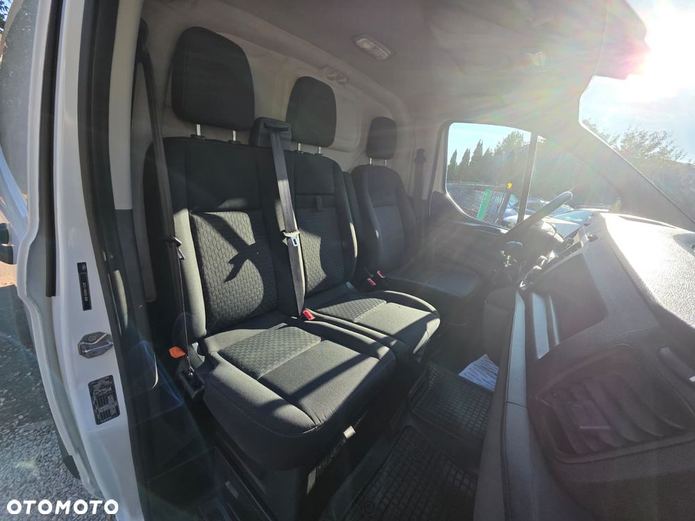 Ford TRANSIT CUSTOM - 19