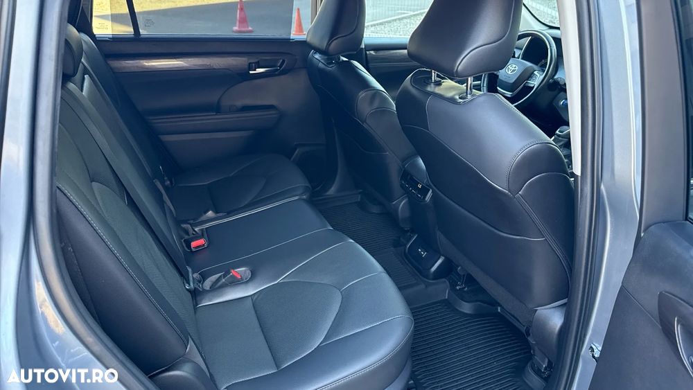 Toyota Highlander 2.5 L Hybrid Dynamic Force 248CP Dynamic Metallic - 17