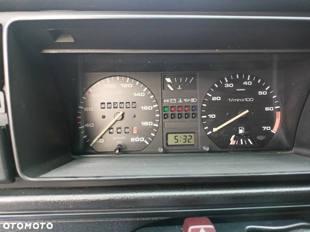 Volkswagen Golf 1.6 CL - 10