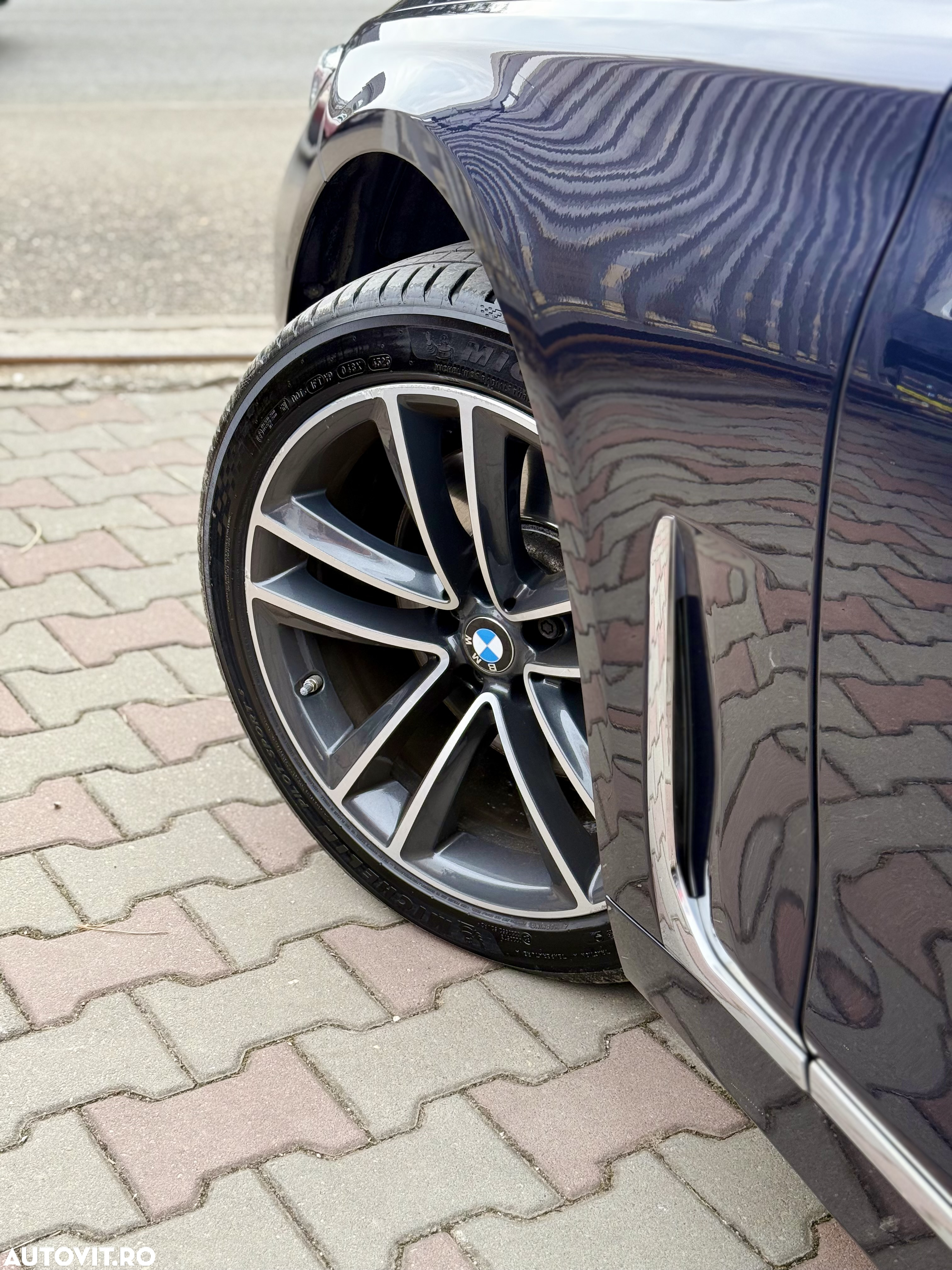 BMW Seria 7 730d xDrive - 34