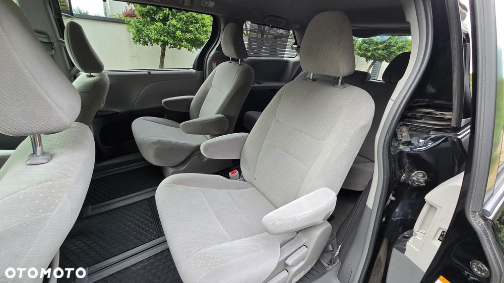 Toyota Sienna 3.5 V6 LE AWD - 8