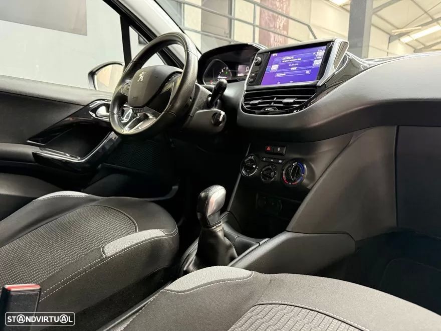 Peugeot 208 1.6 BlueHDi Style - 21