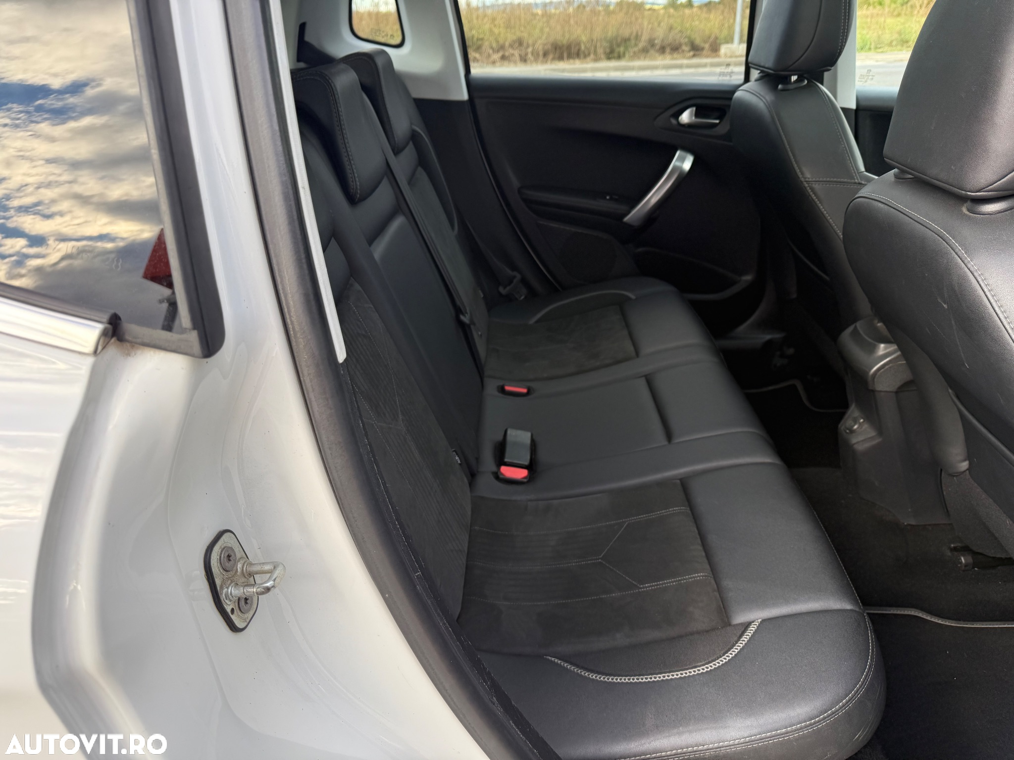 Peugeot 2008 1.2 PureTech Turbo EAT6 S&S GT-Line - 23