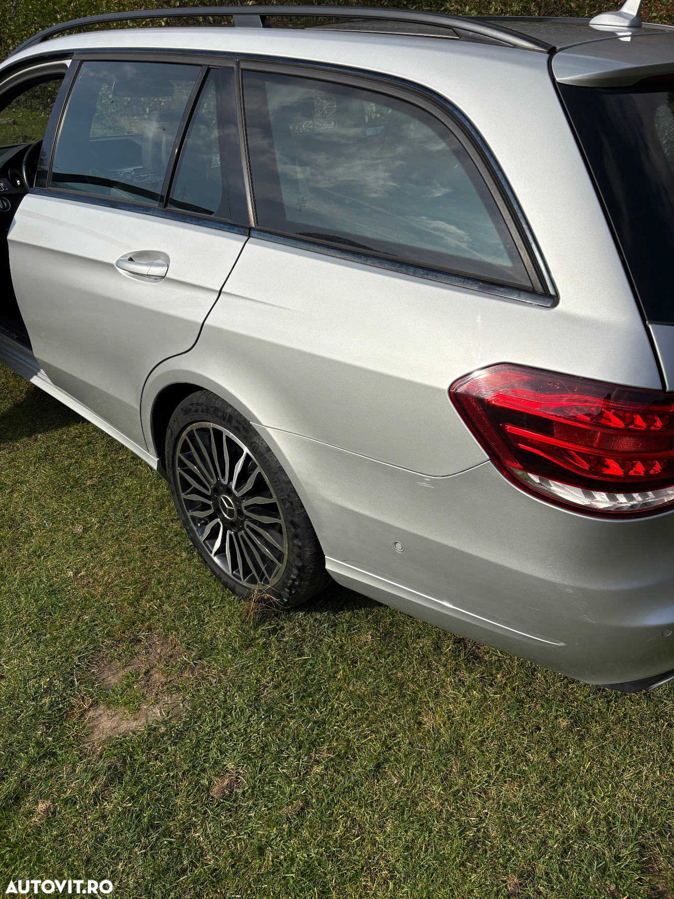 Mercedes-Benz E 220 BlueTEC 4Matic 7G-TRONIC Avantgarde - 17
