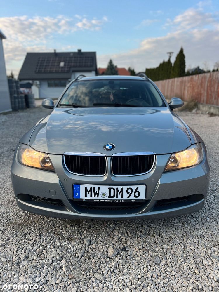 BMW Seria 3 320i - 4