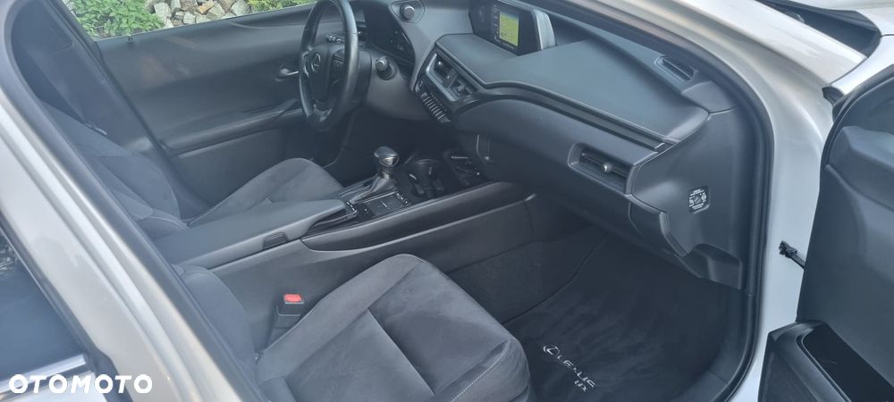 Lexus UX 250h F Sport 2WD - 8
