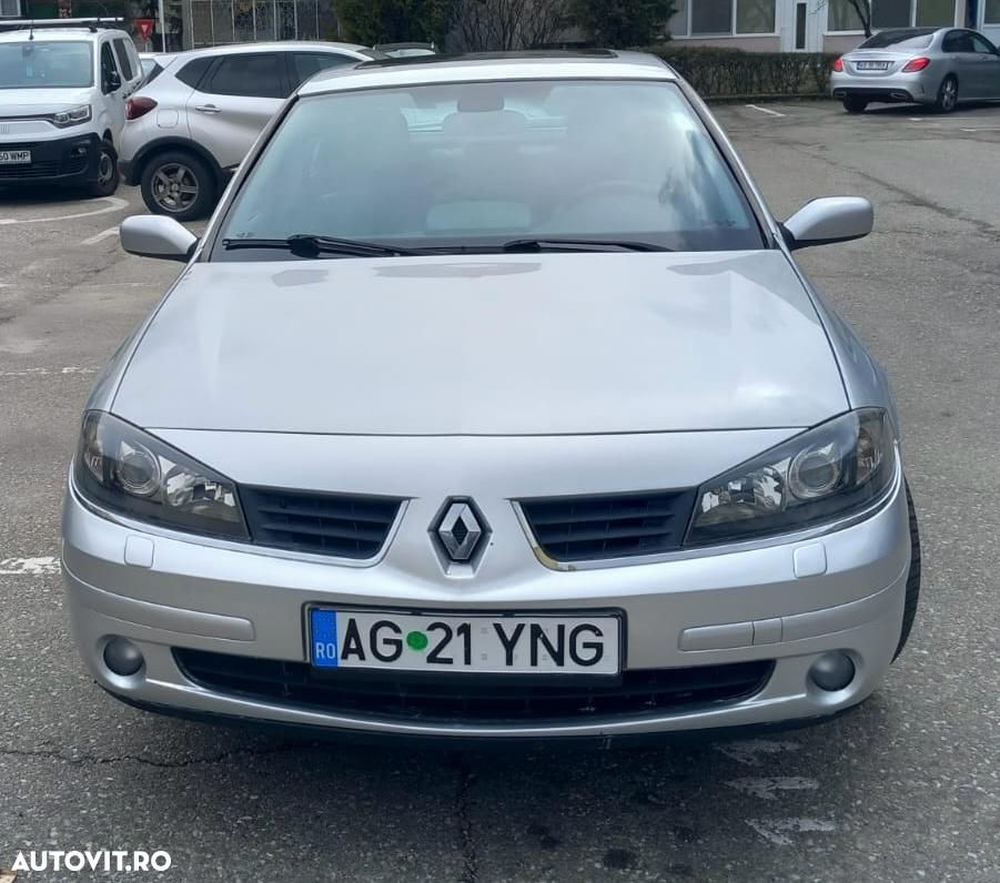 Renault Laguna 2.0 dCi Initiale - 1