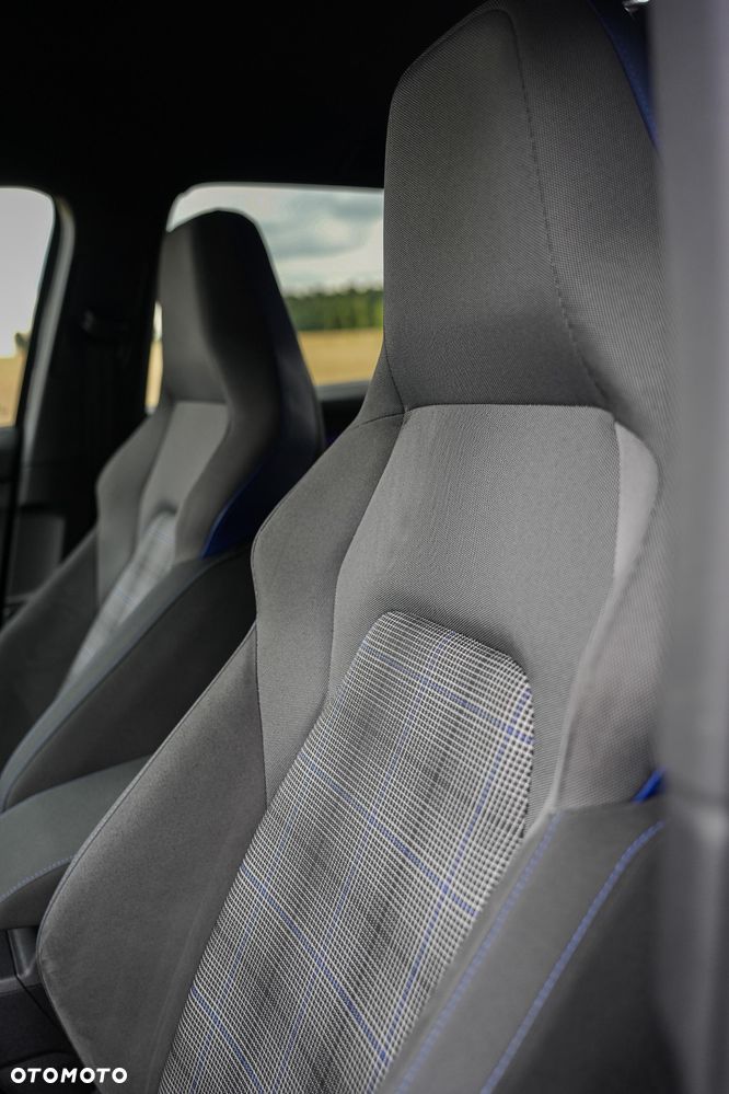 Volkswagen Golf - 16