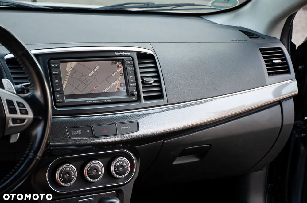 Mitsubishi Lancer 1.8 CVT Intense - 32