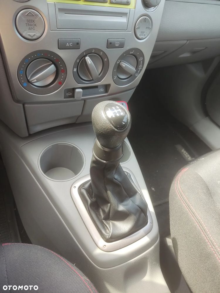 Mazda 2 - 9