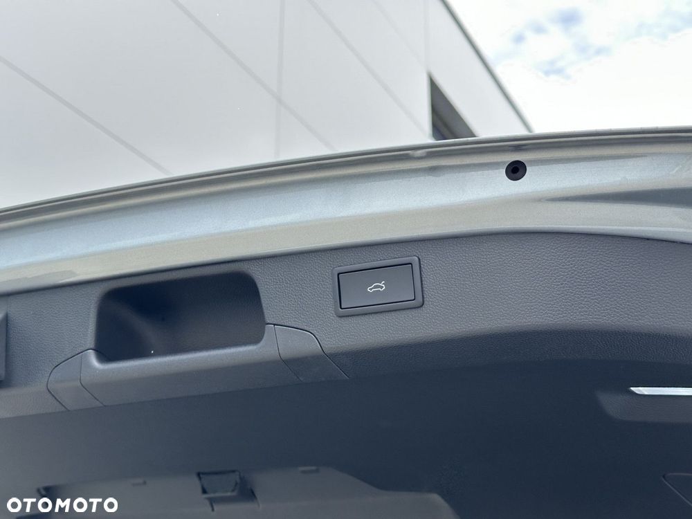 Volkswagen Passat Variant 1.5 TSI EVO Elegance DSG - 10