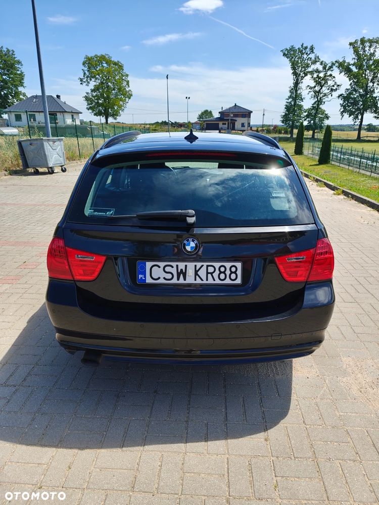 BMW Seria 3 318d - 4