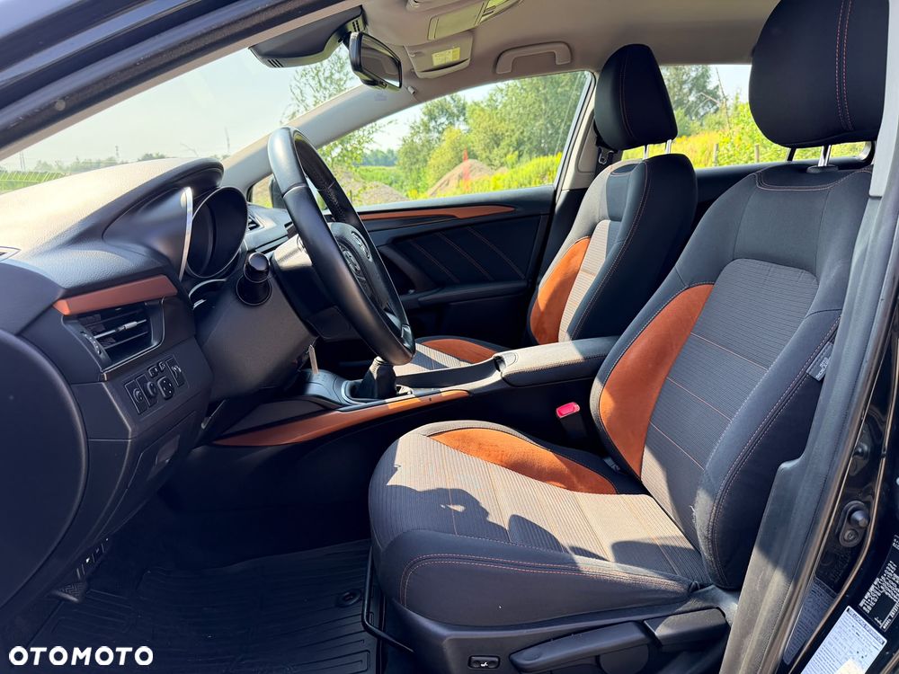 Toyota Avensis 1.8 Active - 8